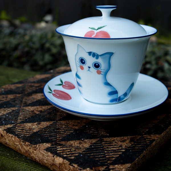 Hand-painted Cat & Peach Jingdezhen Gaiwan 135ml